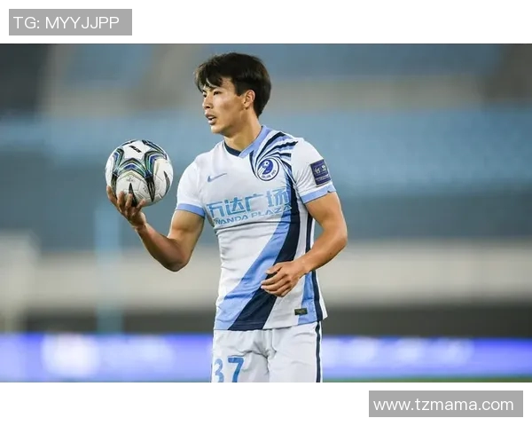 练拳的足球明星是谁他在绿茵场上的传奇与拳击的热情交织在一起 练拳的足球明星是谁他在绿茵场上的传奇与拳击的热情交织在一起