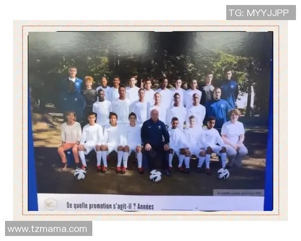 从小球场到世界舞台揭秘足球明星的成长之路与奋斗故事